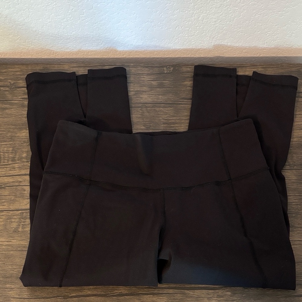 Lululemon women’s crop leggings size 10
